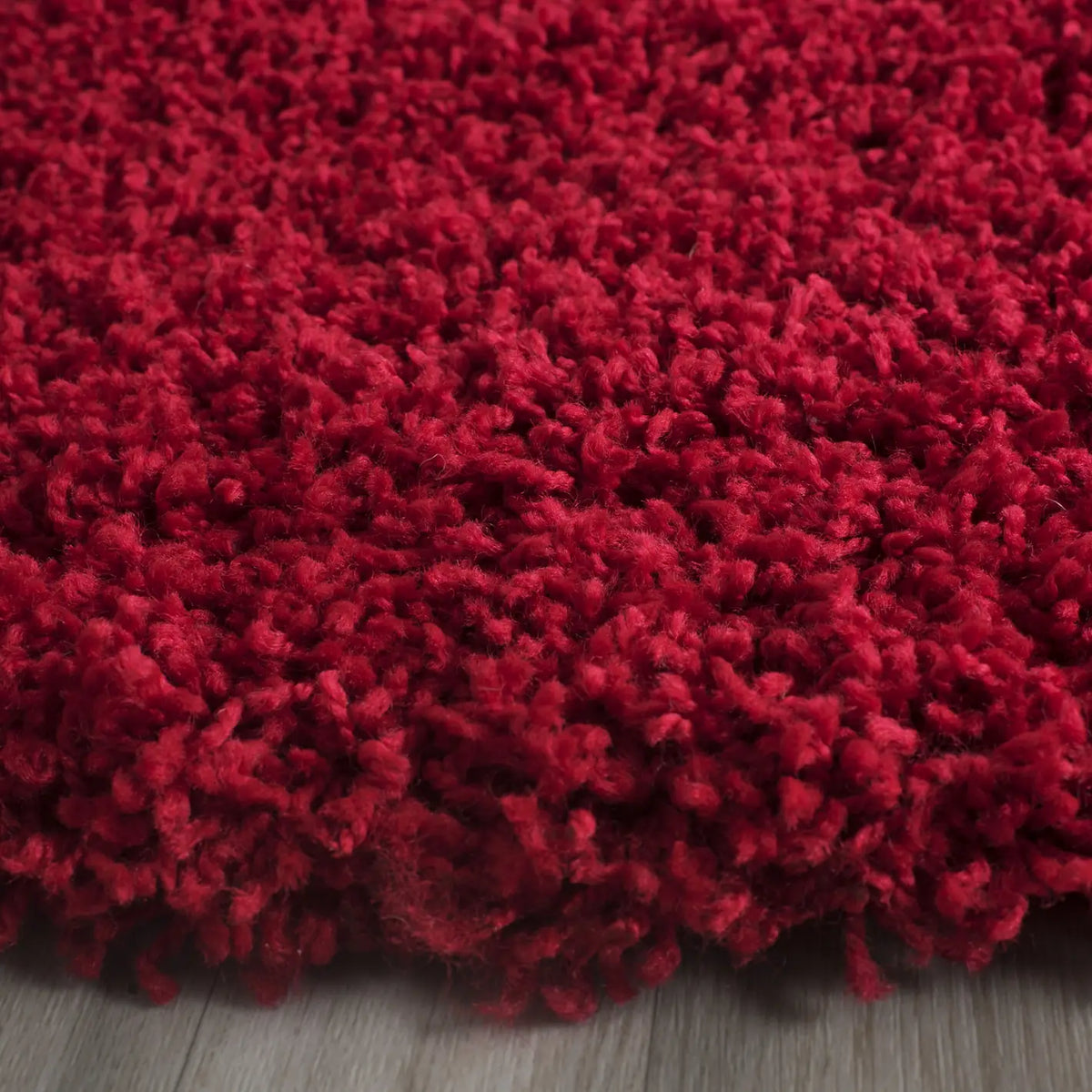 Safavieh Sgl-Laguna Shag 5'-3" x 5'-3" Rug in Red