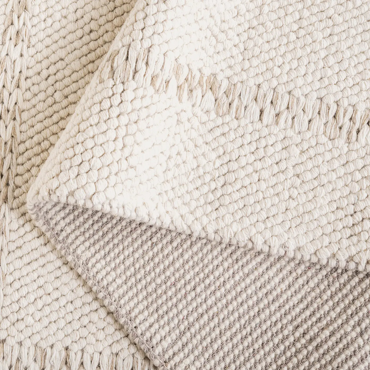 Safavieh Natura 4'-0" x 6'-0" Rug in Ivory