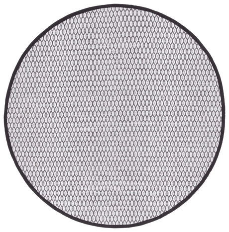 Safavieh Montauk 6'-0" x 6'-0" Rug in Charcoal / Ivory