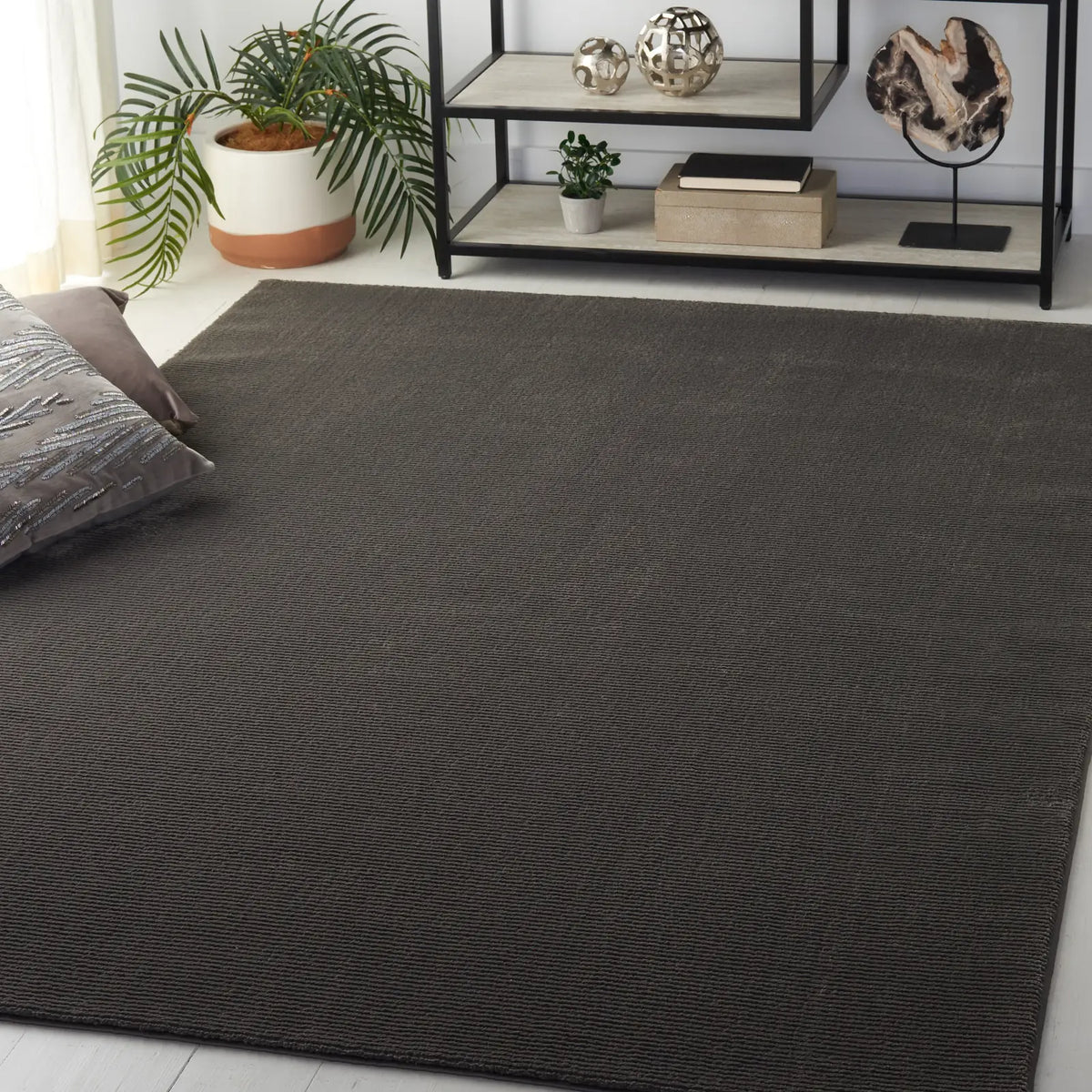Safavieh Revive 4'-0" x 6'-0" Rug in Charcoal
