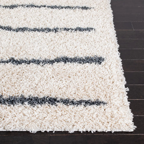 Safavieh Venus Shag 600 4'-0" x 6'-0" Rug in Ivory / Dark Grey