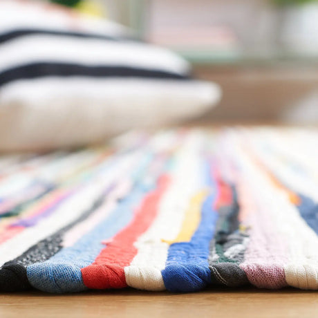 Safavieh Rag Rug 4'-0" x 6'-0" Rug in Ivory / Multi