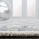 Safavieh Metro 4'-0" x 6'-0" Rug in Grey / Ivory
