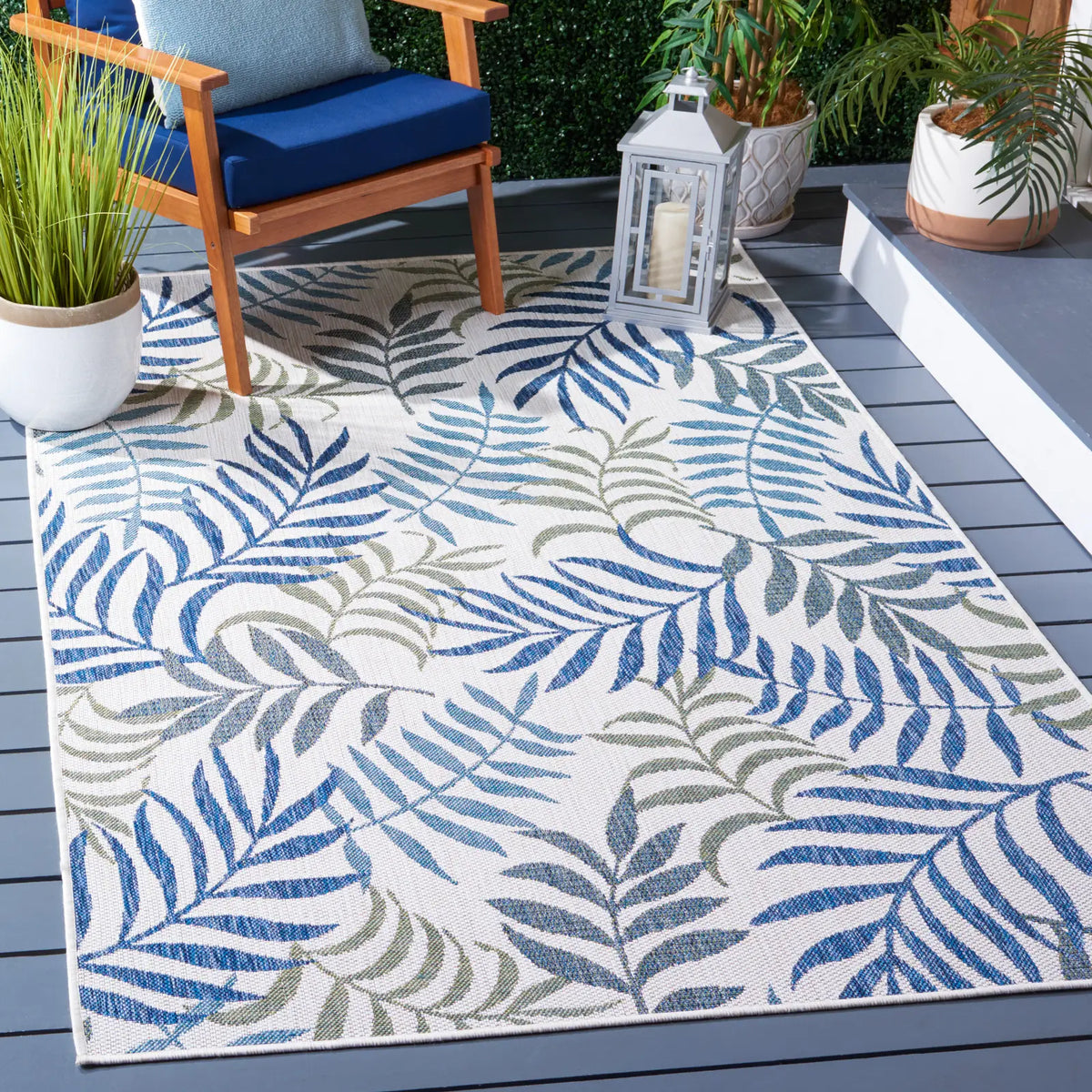 Safavieh Courtyard 4'-0" x 5'-7" Rug in Beige / Green Blue