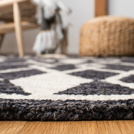 Safavieh Micro-Loop 5'-0" x 8'-0" Rug in Charcoal / Ivory