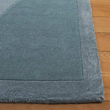 Safavieh Fifth Avenue 4'-0" x 6'-0" Rug in Blue
