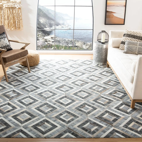 Safavieh Studio Leather 8'-0" x 10'-0" Rug in Ivory / Dark Grey