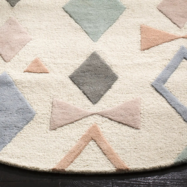 Safavieh Safavieh Kids 5'-0" x 5'-0" Rug in Ivory / Multi