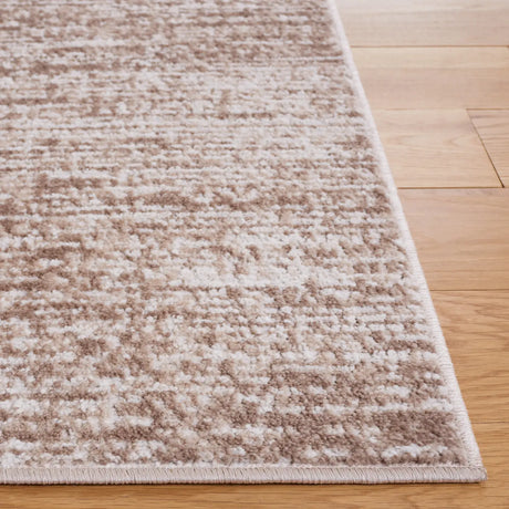 Safavieh Shivan 100 4'-0" x 6'-0" Rug in Beige / Light Beige