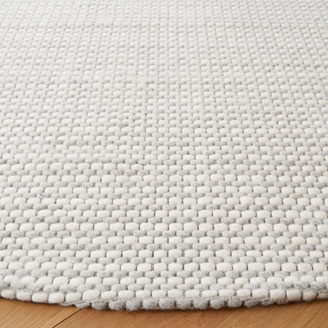 Safavieh Natura 6'-0" x 6'-0" Rug in Silver / Ivory