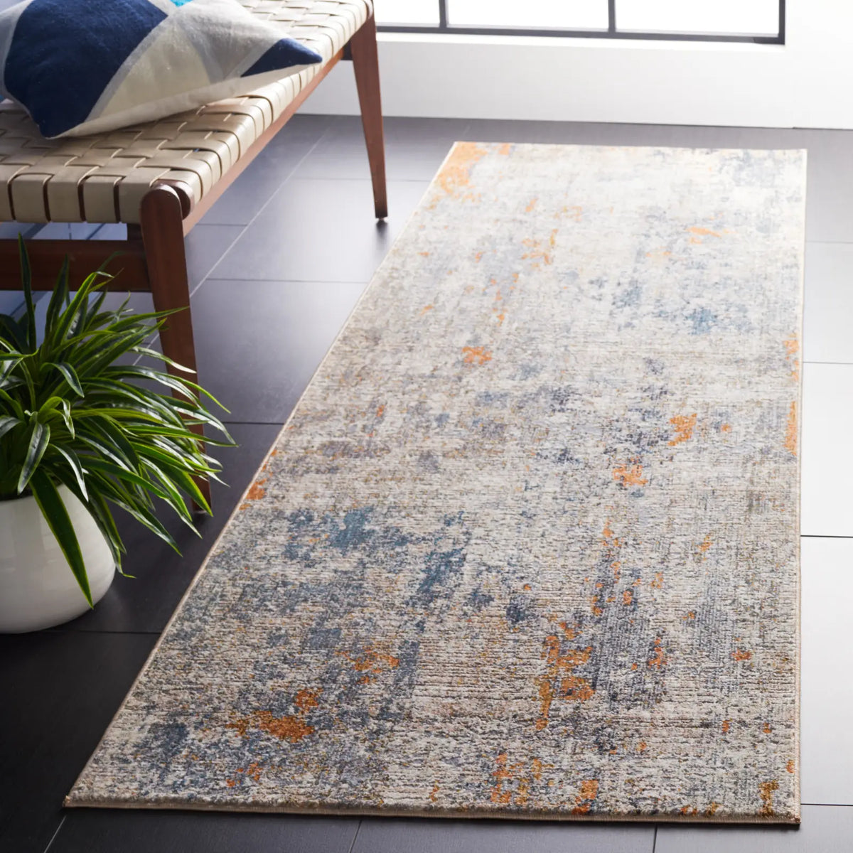 Safavieh Limitee 700 2'-6" x 8'-0" Rug in Beige / Beige
