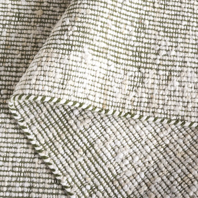 Safavieh Natura 5'-0" x 8'-0" Rug in Green / Ivory