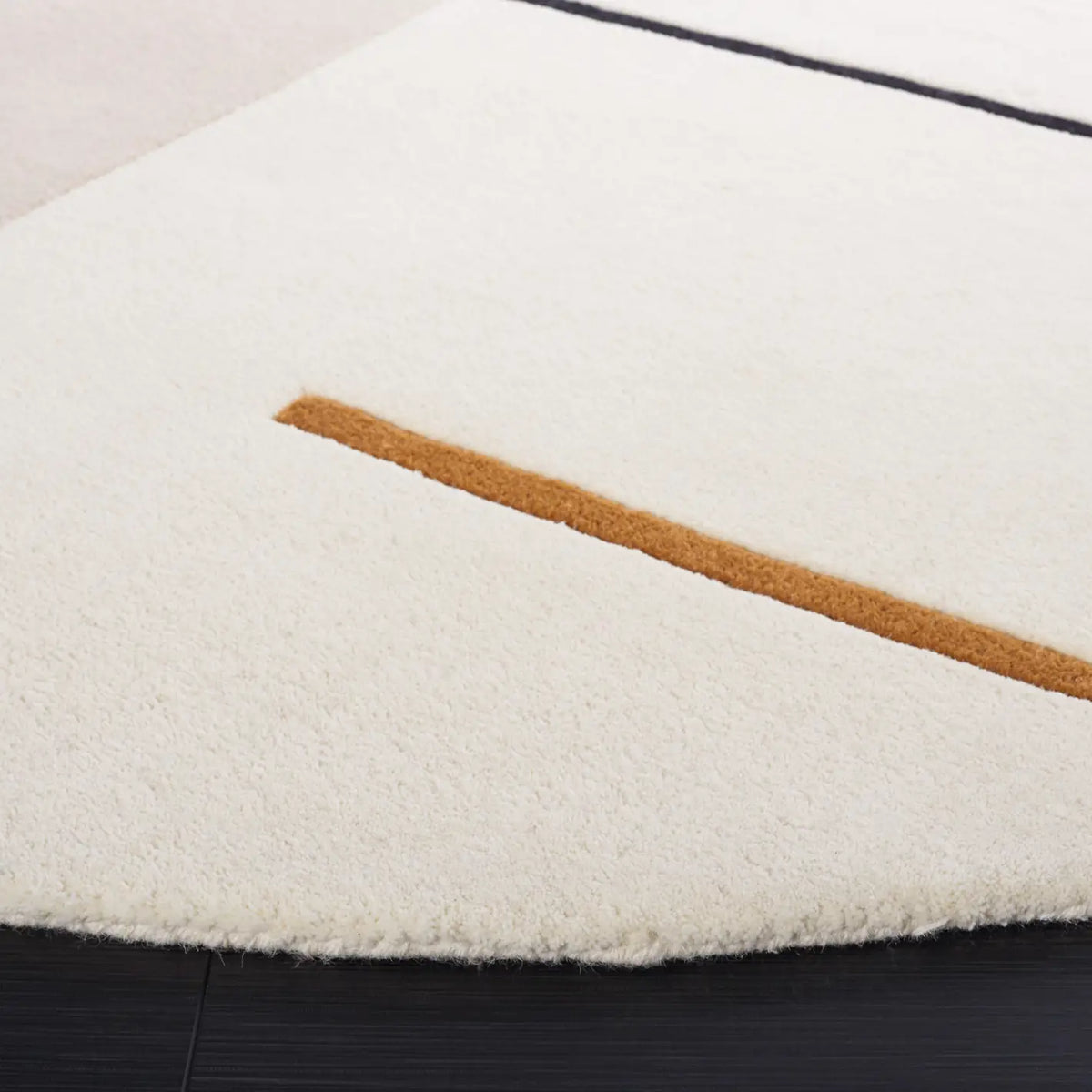 Safavieh Fifth Avenue 5'-0" x 5'-0" Rug in Ivory / Black
