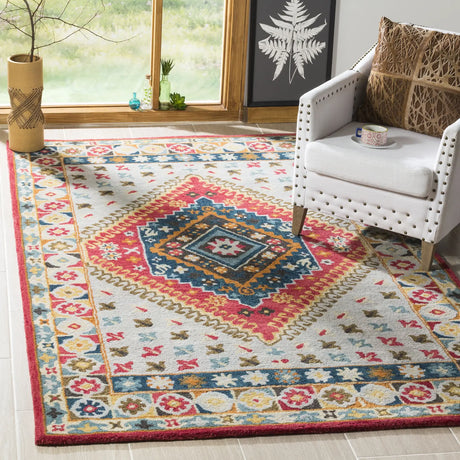 Safavieh Heritage 5'-0" x 8'-0" Rug in Grey / Red
