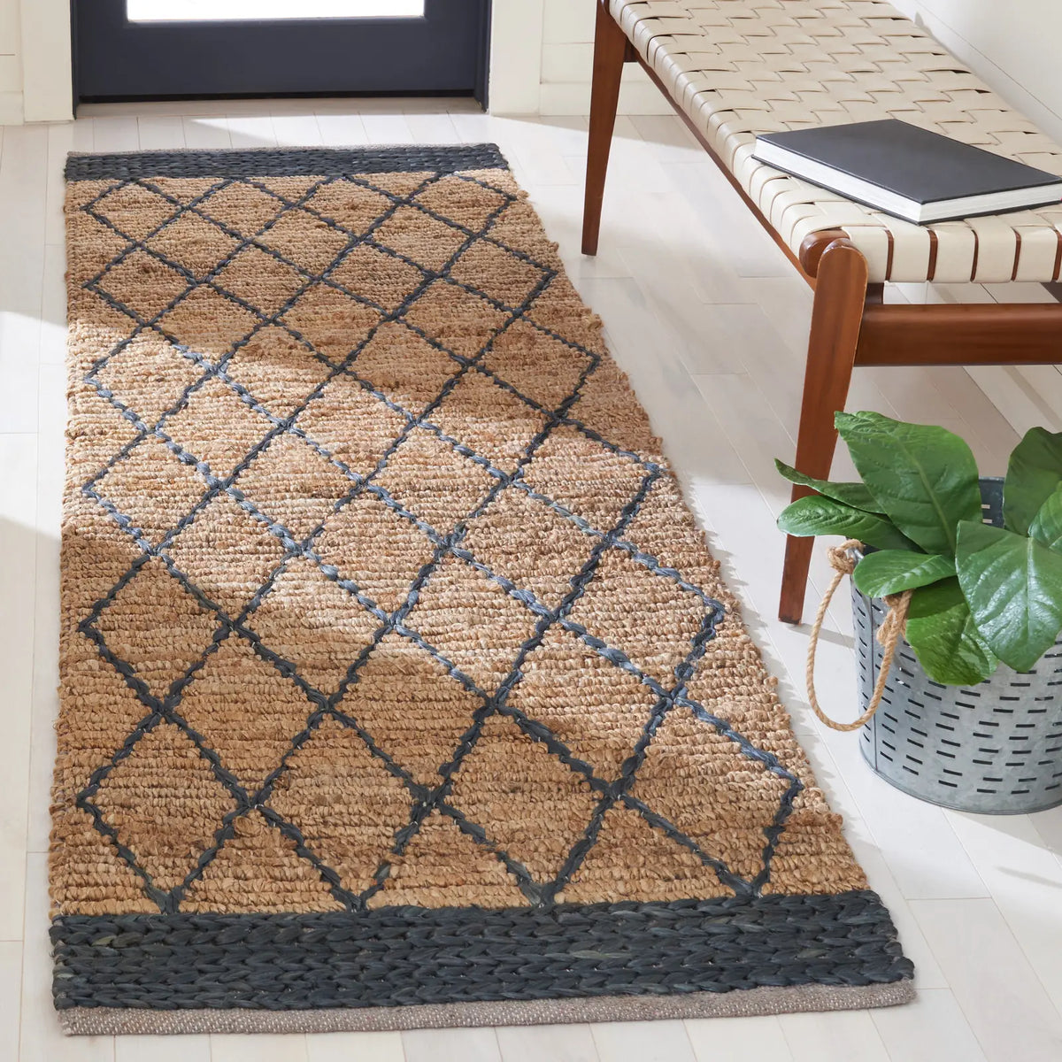 Safavieh Natural Fiber 2'-6" x 8'-0" Rug in Natural / Black
