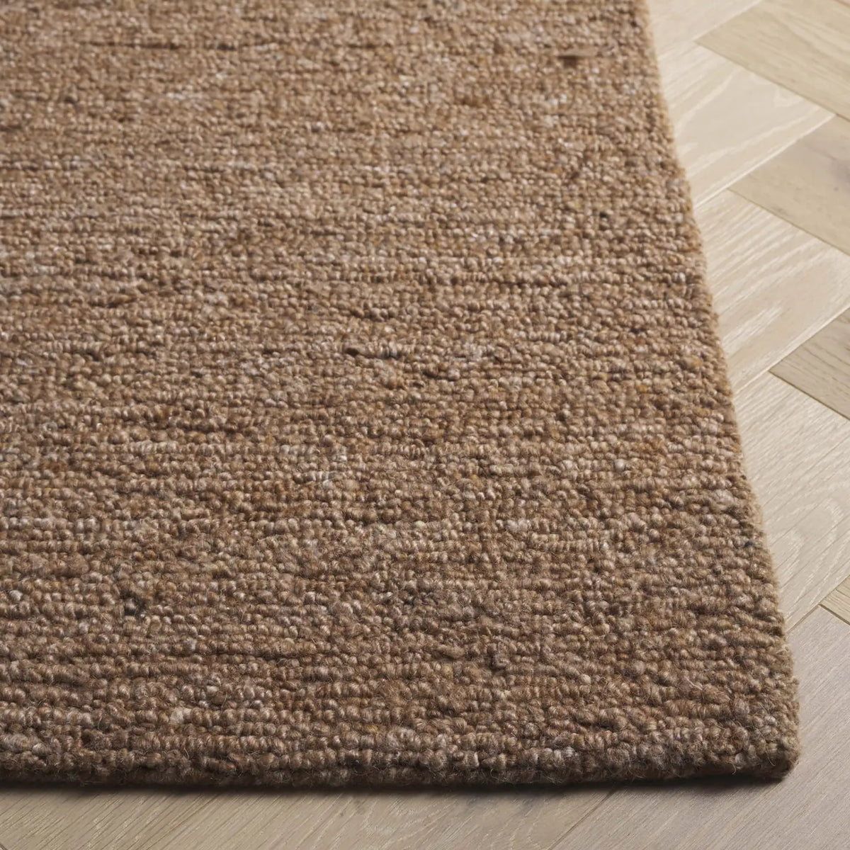 Safavieh Himalaya 4'-0" x 6'-0" Rug in Light Brown