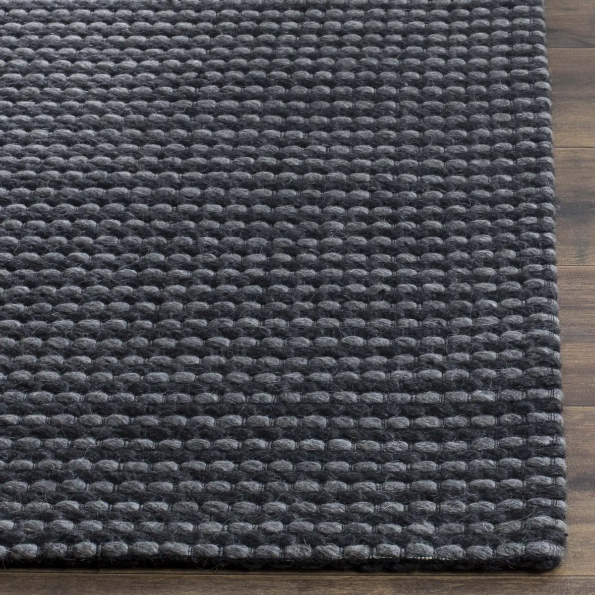 Safavieh Natura 4'-0" x 6'-0" Rug in Grey / Black
