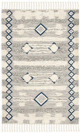 Safavieh Kenya 4'-0" x 6'-0" Rug in Grey / Ivory