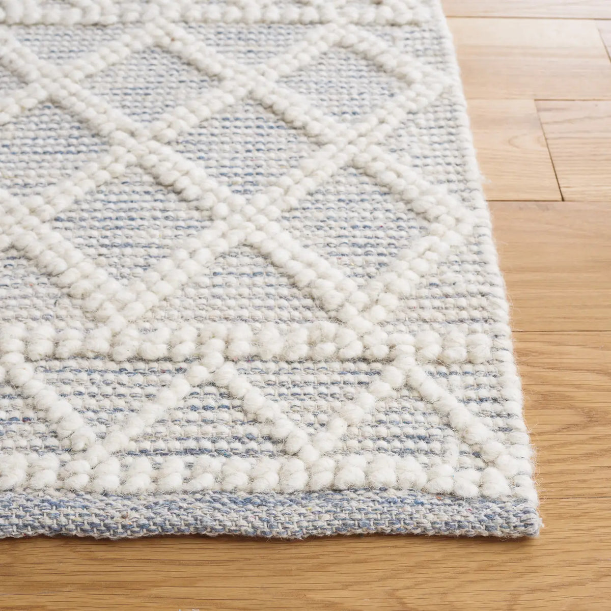 Safavieh Natura 4'-0" x 6'-0" Rug in Ivory / Blue