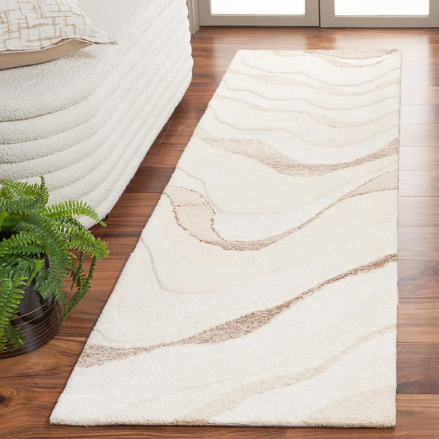 Safavieh Fifth Avenue 2'-3" x 8'-0" Rug in Ivory / Beige