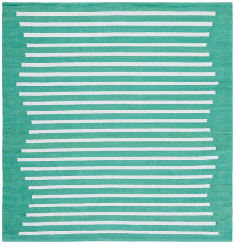 Safavieh Montauk 6'-0" x 6'-0" Rug in Dark Green / Ivory