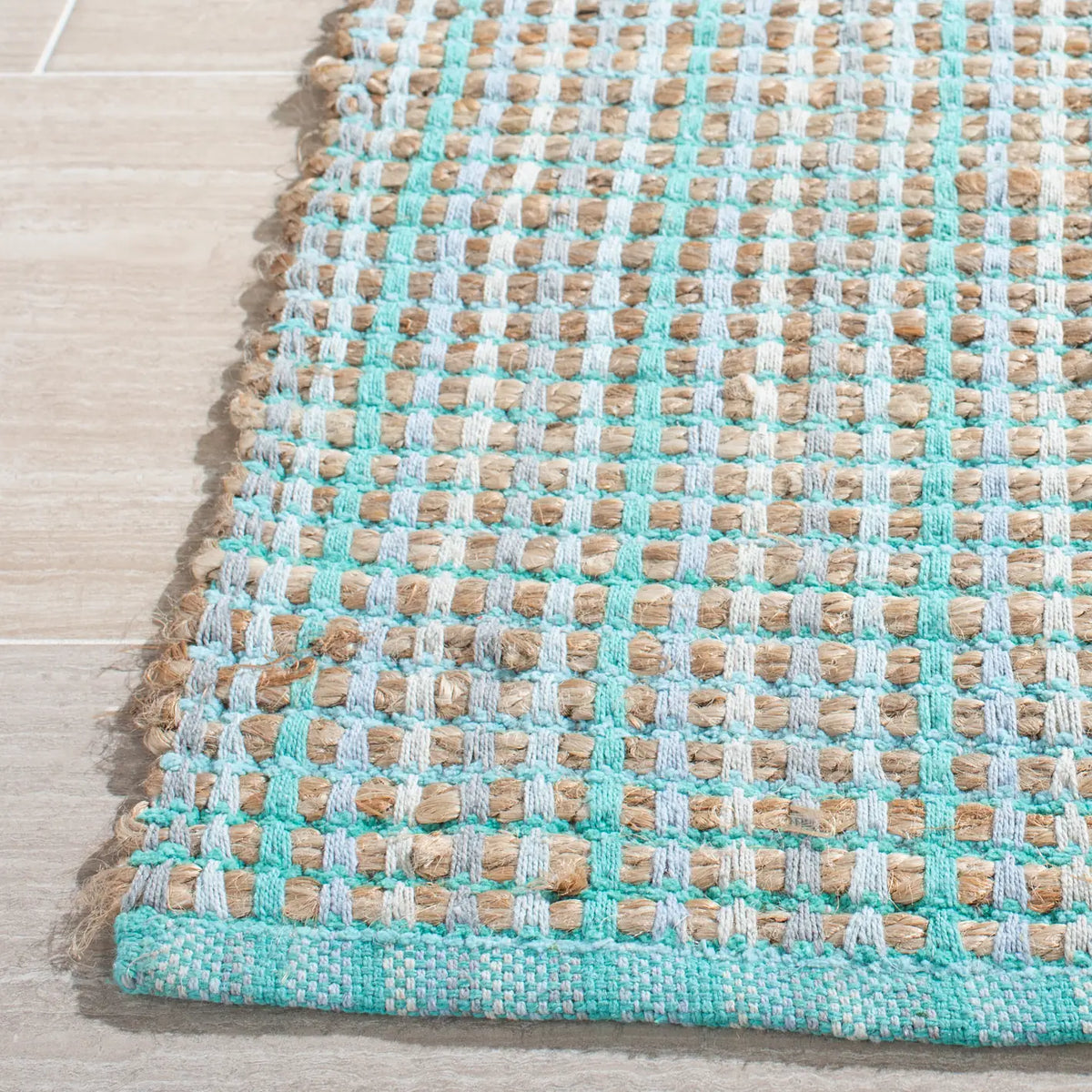 Safavieh Cape Cod 4'-0" x 6'-0" Rug in Green