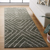 Safavieh Adirondack 2'-6" x 8'-0" Rug in Dark Green / Ivory