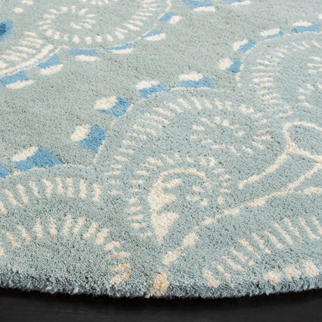 Safavieh Wyndham 7'-0" x 7'-0" Rug in Blue / Ivory