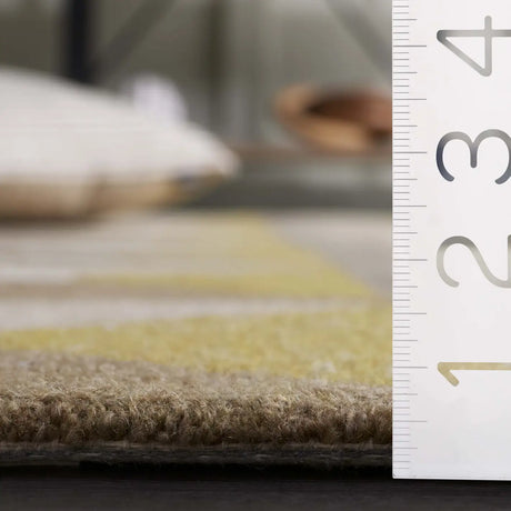 Safavieh Genre 6'-0" x 9'-0" Rug in Grey / Gold