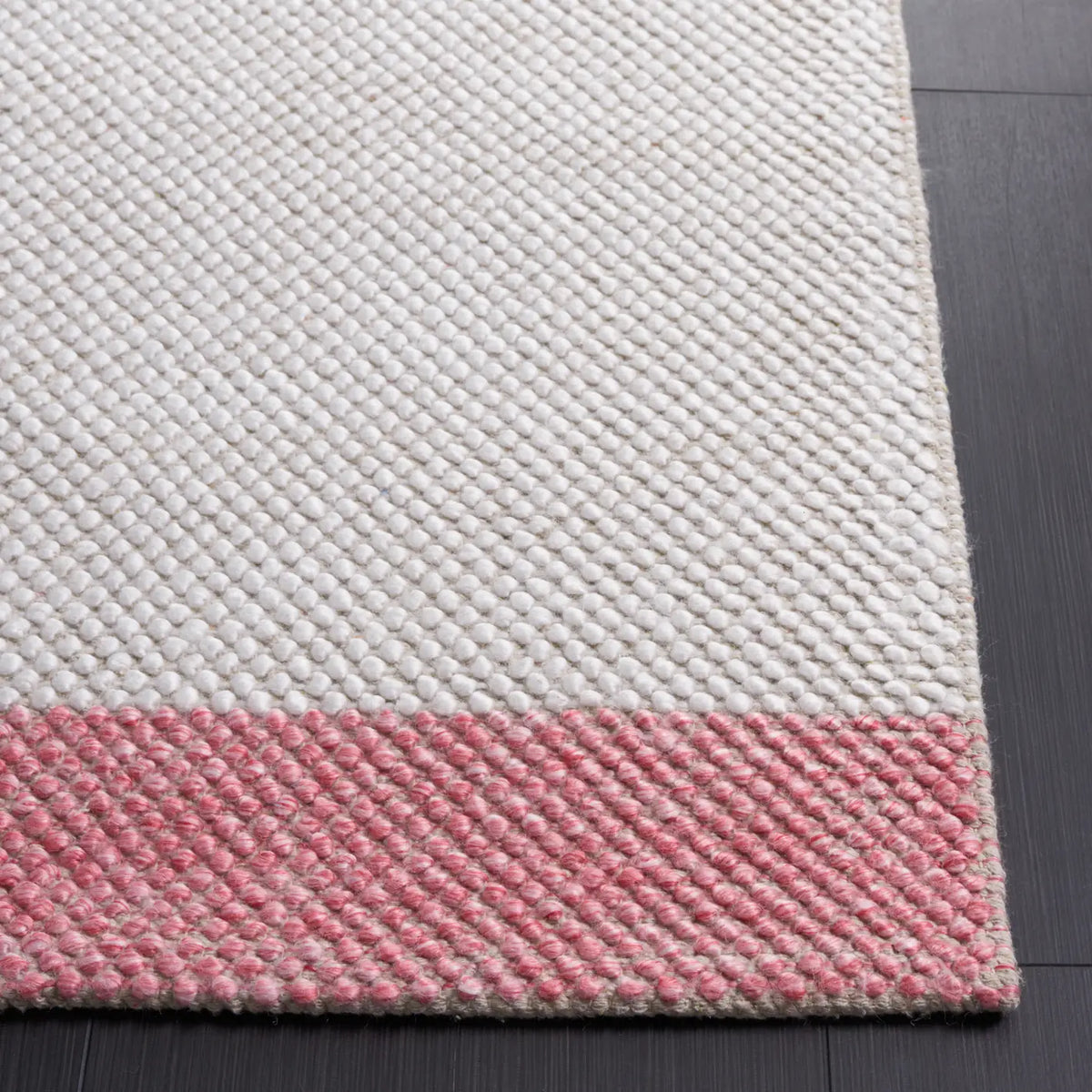 Safavieh Natura 4'-0" x 6'-0" Rug in Ivory / Pink