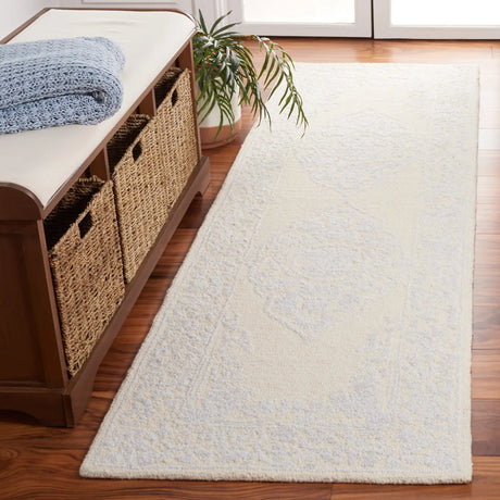 Safavieh Abstract 2'-3" x 8'-0" Rug in Ivory / Beige