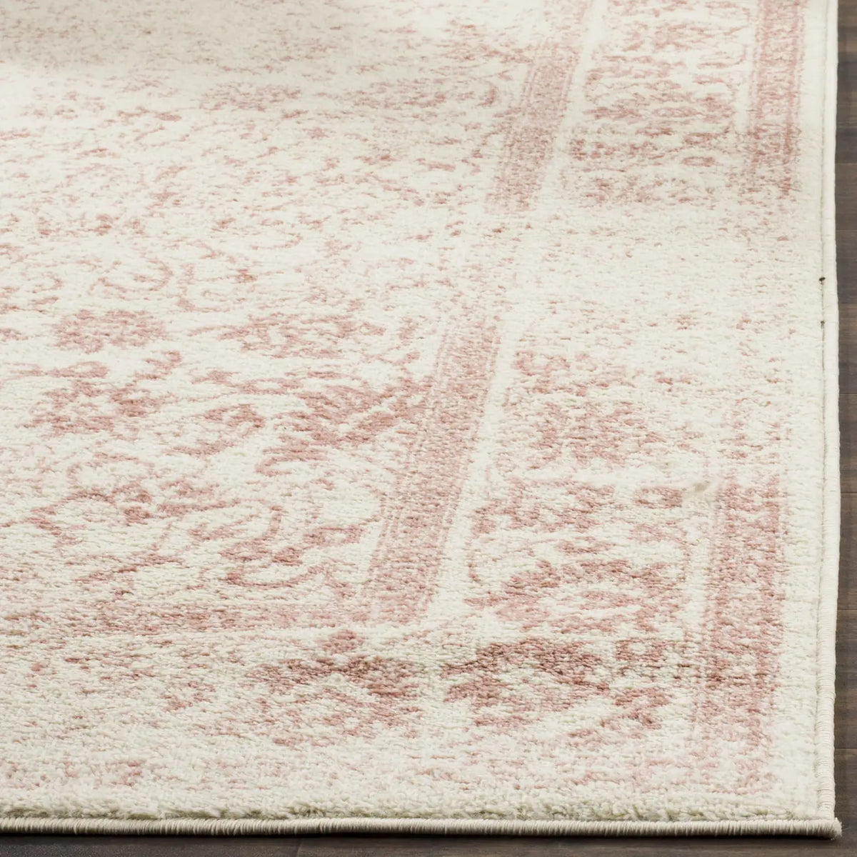 Safavieh Adirondack 5'-1" x 7'-6" Rug in Ivory / Rose