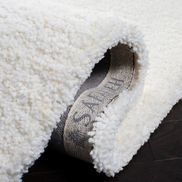 Safavieh Ultimate Shag 4'-0" x 6'-0" Rug in Ivory