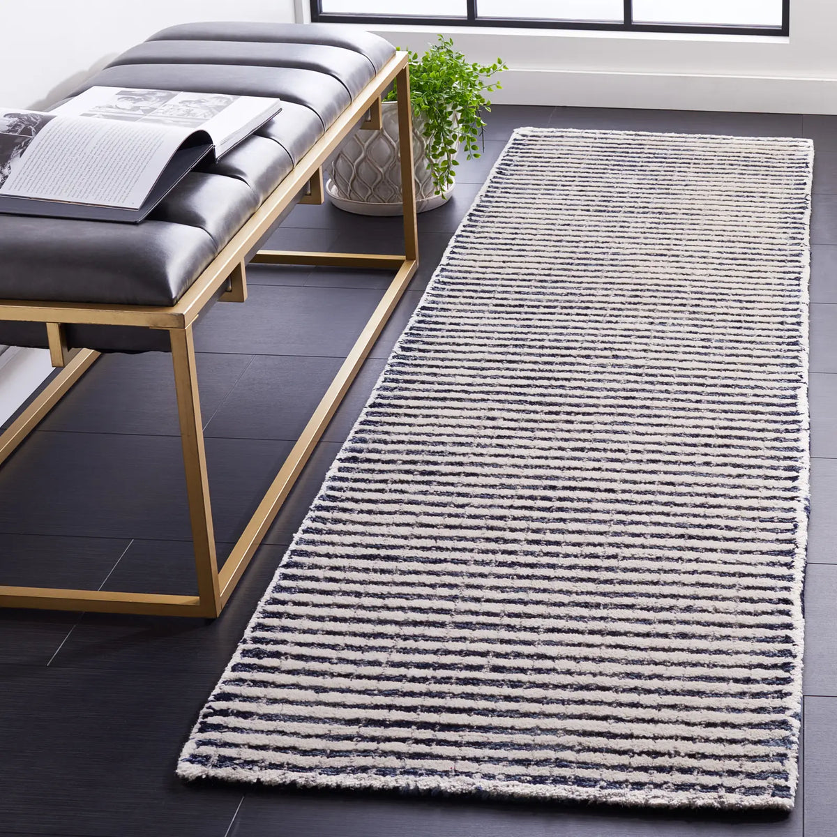 Safavieh Abstract 2'-3" x 8'-0" Rug in Blue / Ivory