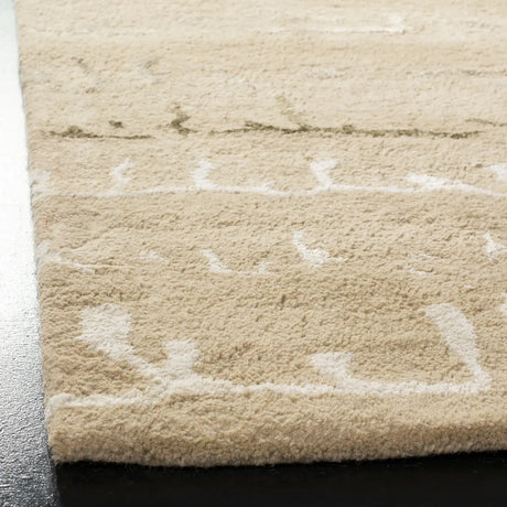 Safavieh Soho 3'-6" x 5'-6" Rug in Beige / Multi