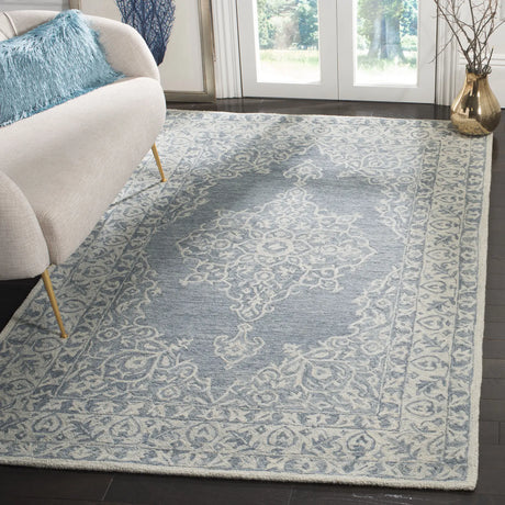 Safavieh Micro-Loop 5'-0" x 8'-0" Rug in Blue / Light Blue
