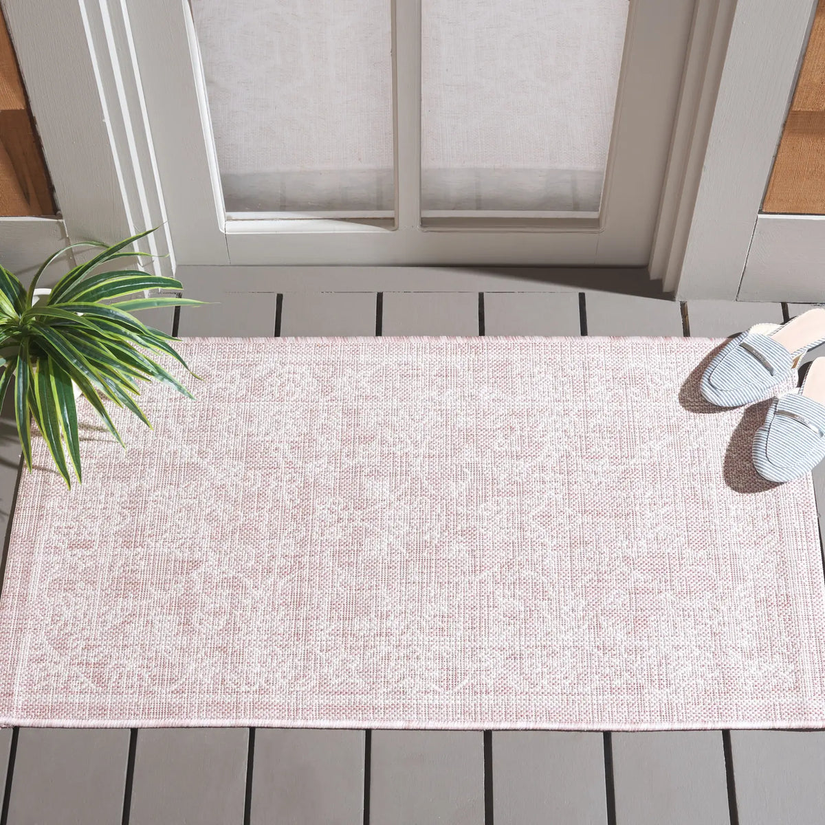 Safavieh Courtyard 2'-0" x 3'-7" Rug in Soft Pink / Ivory