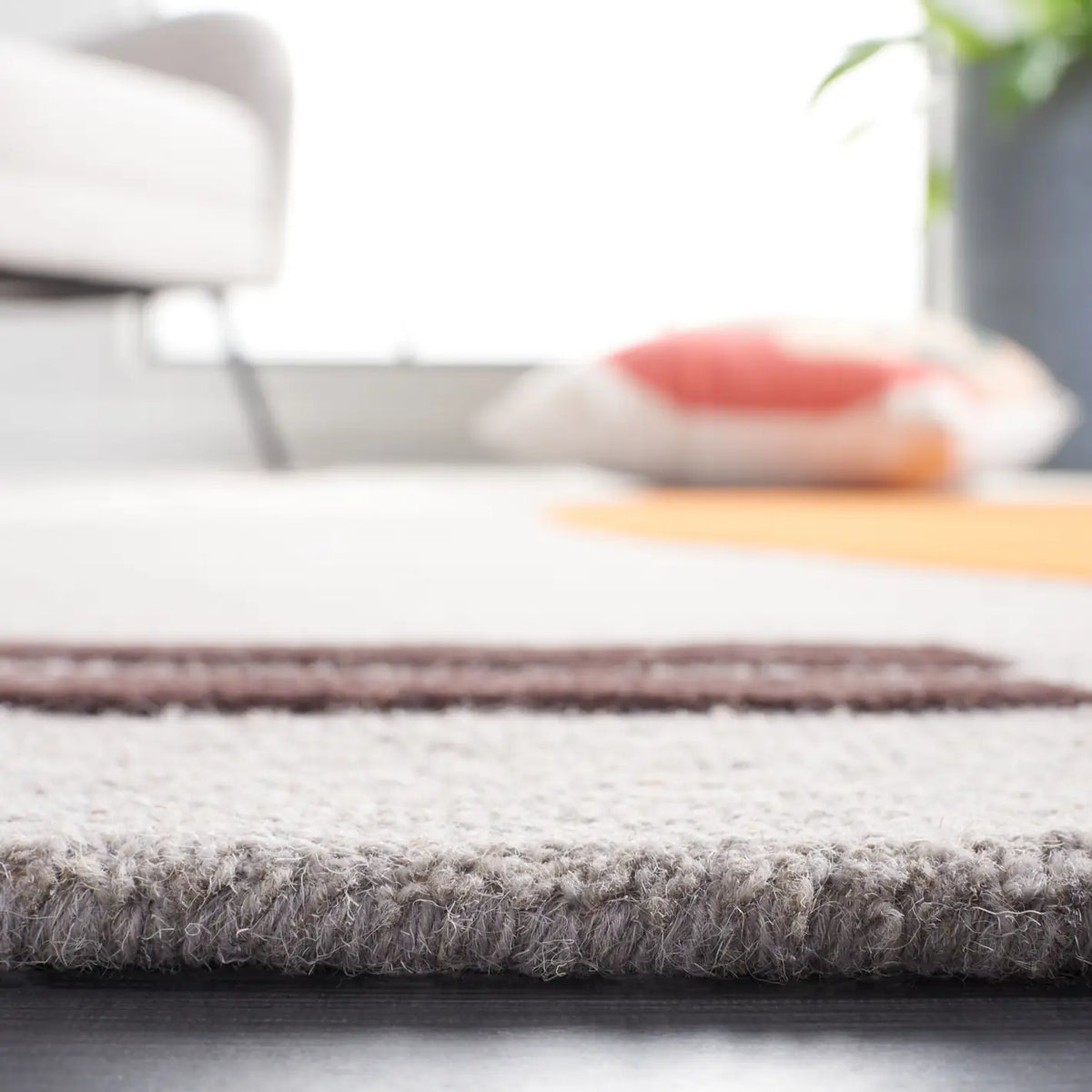 Safavieh Rodeo Drive 4'-0" x 6'-0" Rug in Grey / Rust