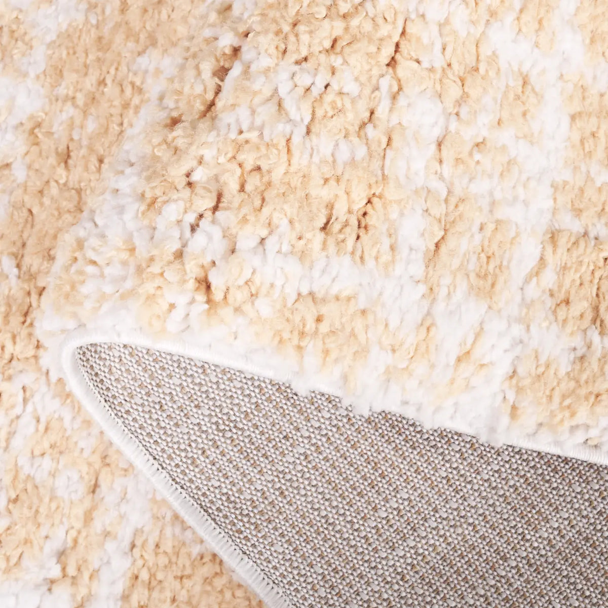 Safavieh Rumi Shag 4'-0" x 6'-0" Rug in Gold / Ivory