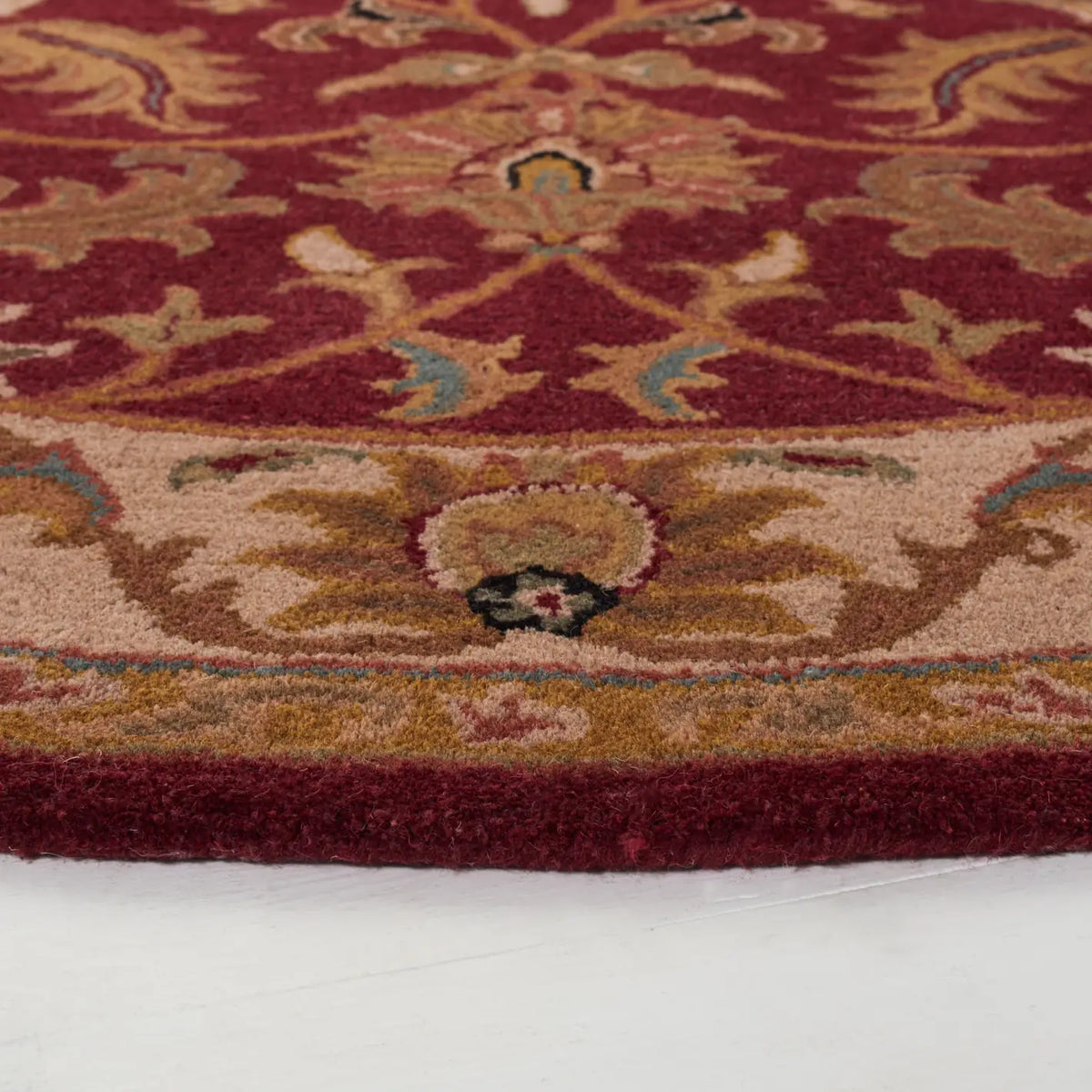 Safavieh Heritage 6'-0" x 6'-0" Rug in Red / Ivory