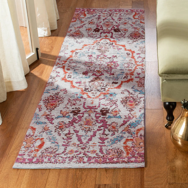 Safavieh Classic Vintage 2'-3" x 8'-0" Rug in Red / Beige