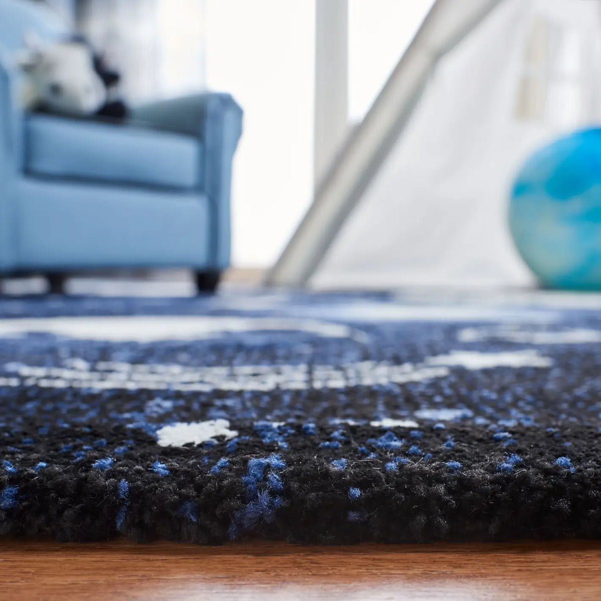 Safavieh Carousel Kids 100 4'-0" x 6'-0" Rug in Dark Blue / Light Blue