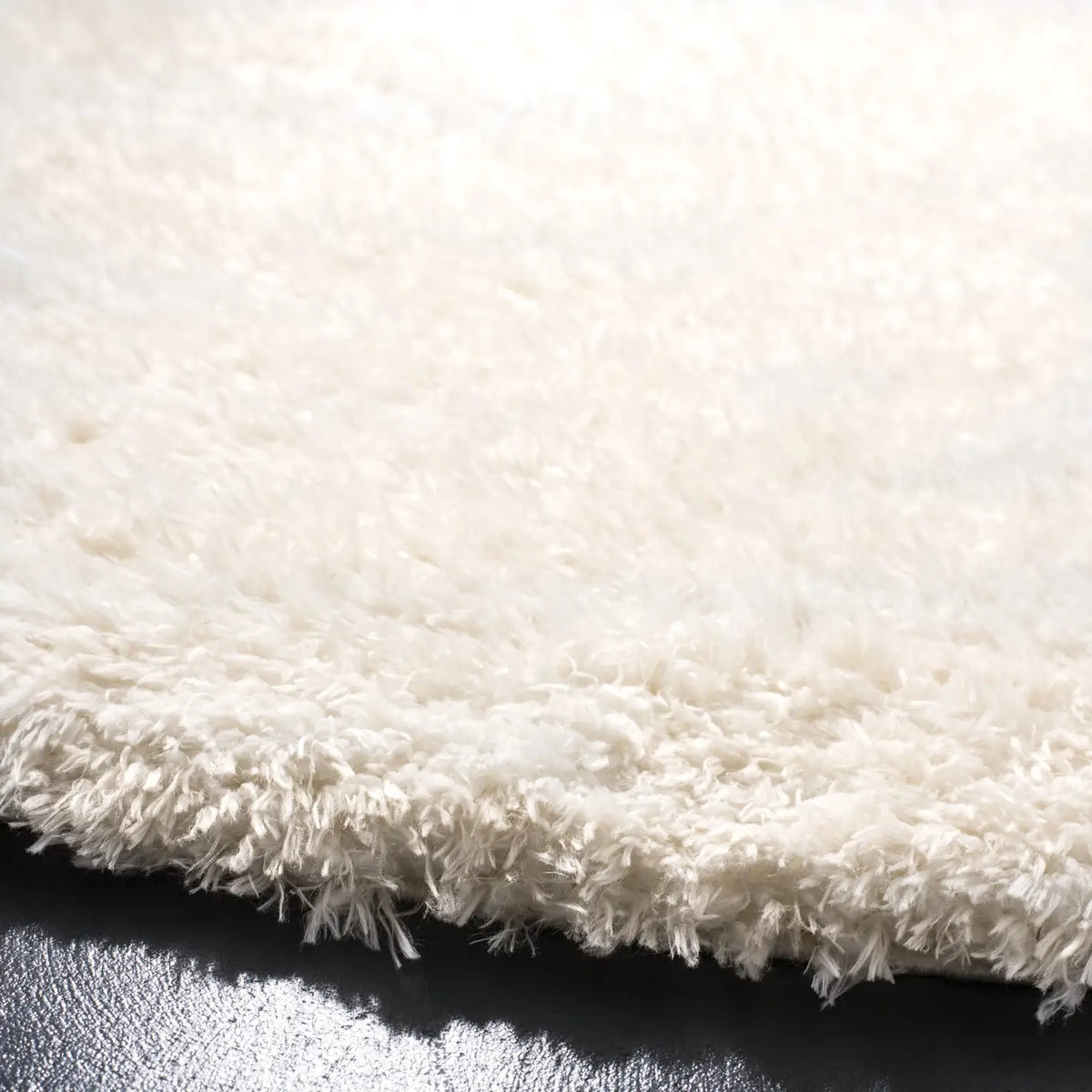 Safavieh Madrid Shag 200 10'-0" x 10'-0" Rug in Ivory
