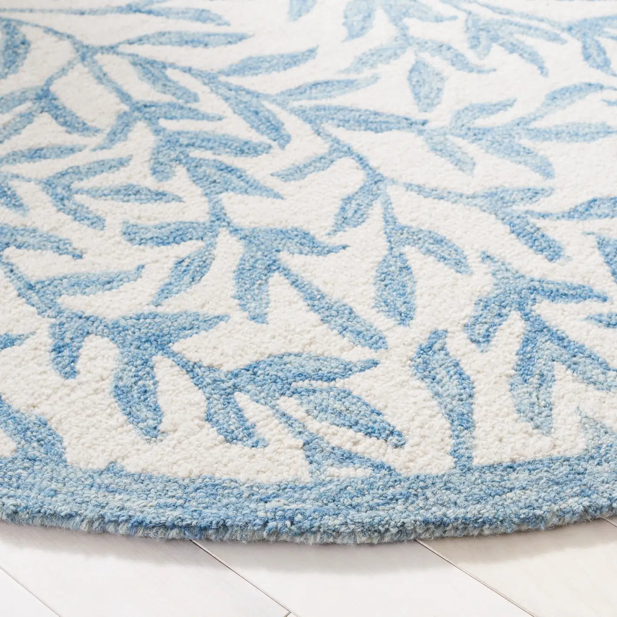 Safavieh Jardin 6'-0" x 6'-0" Rug in Ivory / Blue
