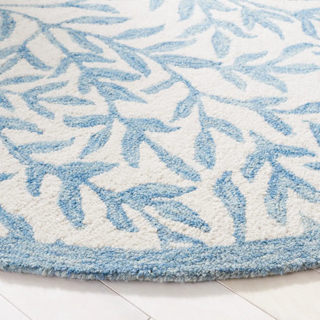 Safavieh Jardin 6'-0" x 6'-0" Rug in Ivory / Blue