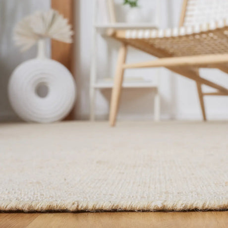 Safavieh Natural Fiber 4'-0" x 6'-0" Rug in Natural / Beige