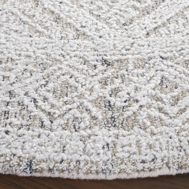 Safavieh Ebony 6'-0" x 6'-0" Rug in Taupe / Ivory