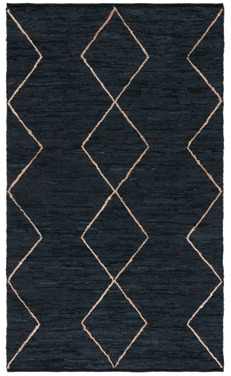 Safavieh Vintage Leather 4'-0" x 6'-0" Rug in Black / Natural