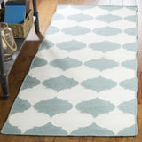 Safavieh Dhurries 2'-6" x 7'-0" Rug in Blue / Ivory