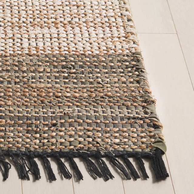 Safavieh Cape Cod 4'-0" x 6'-0" Rug in Green / Beige